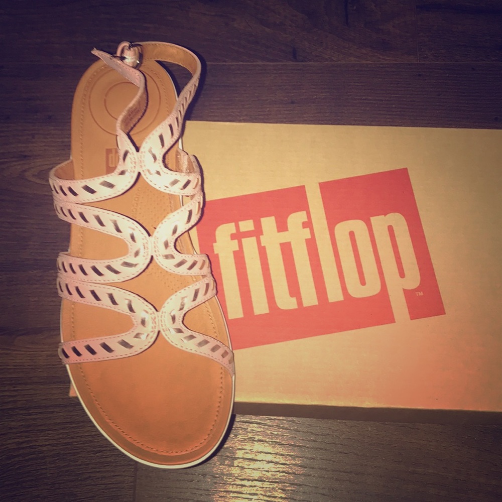 COPY - Fit Flop dusty pink sandals